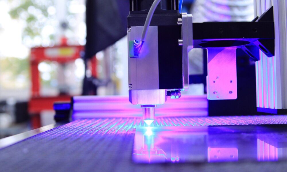 innovative-applications-of-laser-technology-in-modern-manufacturing